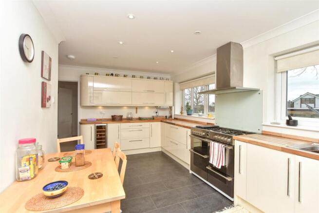 Kitchen/Breakfast Area