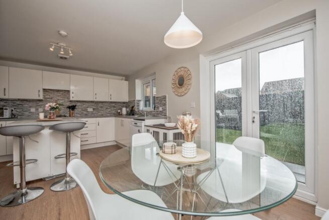 4 bed Detached for sale Image 6