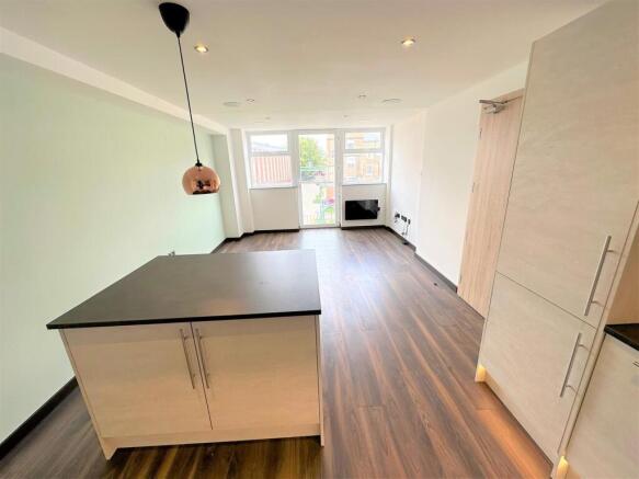 1 bed Apartment to rent Image 10