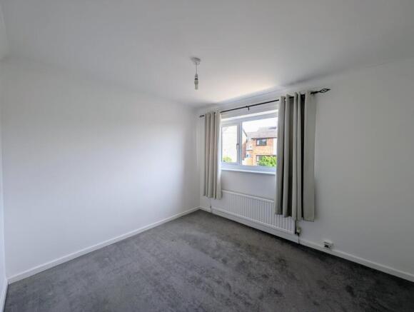 3 bed Terraced to rent Image 12