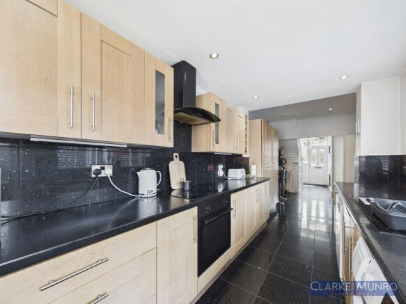 3 bed Detached for sale Image 8
