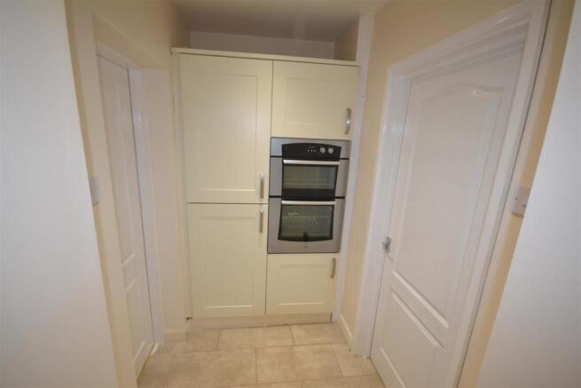 Extended L-shaped kitchen
