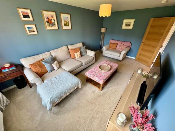 Colville Crescent, Glengarnock lounge picture