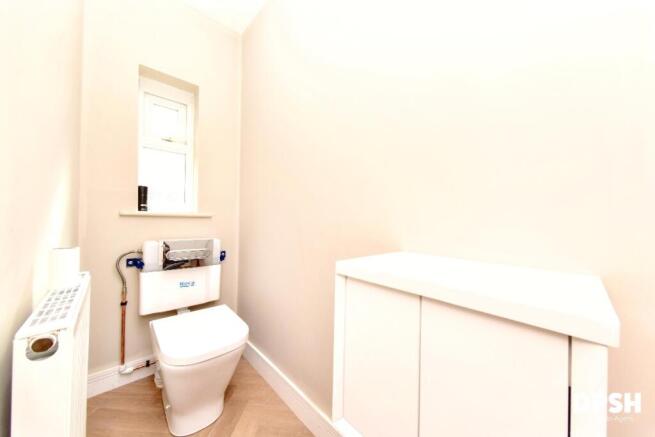 4 bed Detached for sale Image 10