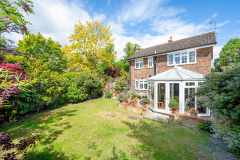 Cleveland Road, Worcester Park, KT4