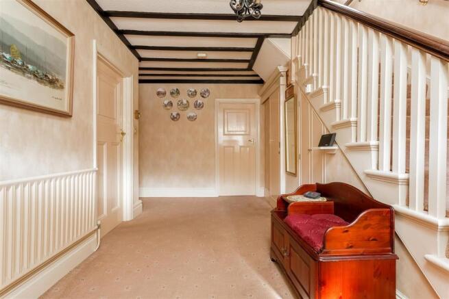 house-sailsbury-avenue-cheam-sutton-125.jpg