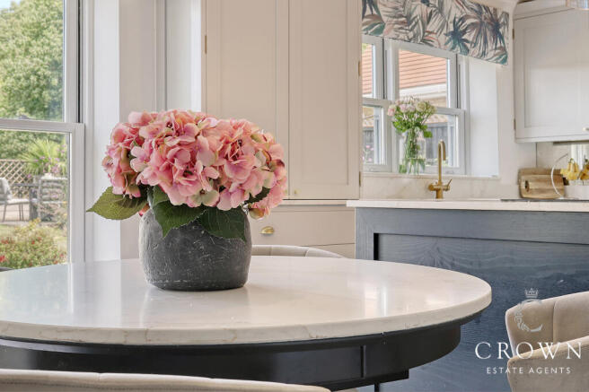 Kitchen Dining Area