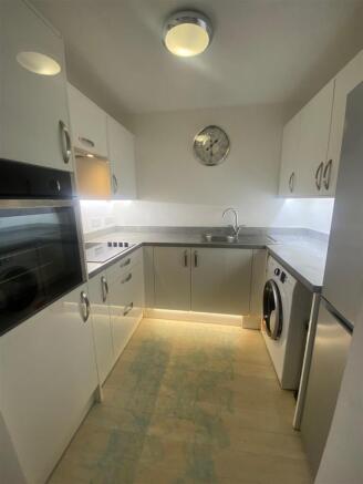 Kitchen1.jpg