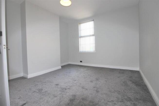 3 bed Terraced to rent Image 5