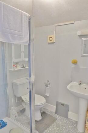 ensuite.JPG