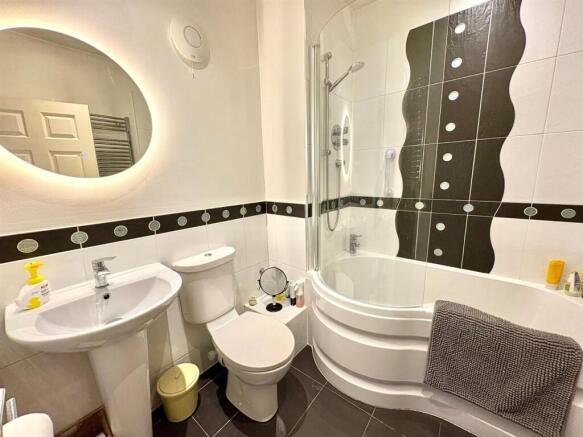 2 bed Semi-Detached for sale Image 8