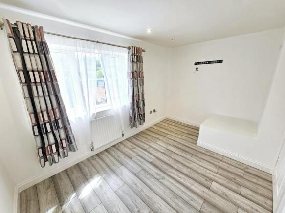 2 bed Terraced for sale Image 7