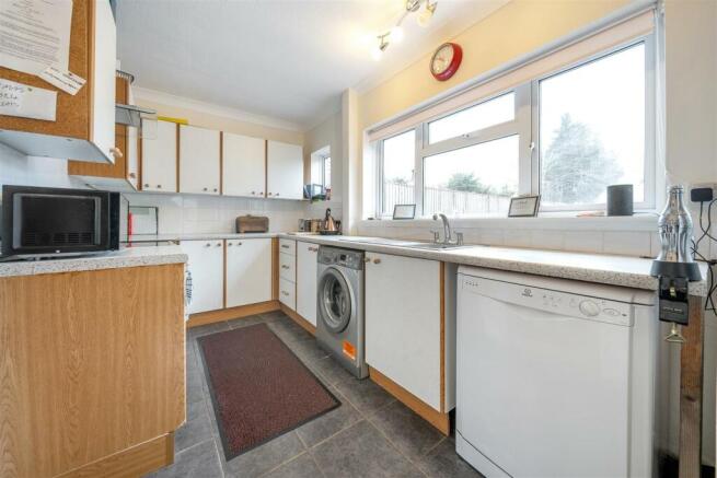 10 Hortonsfield Road, Yardley Gobion, NN12 (19).JP