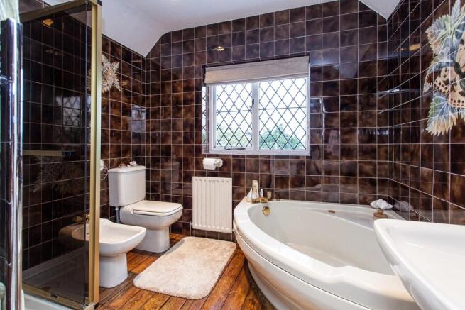 En-suite Bathroom