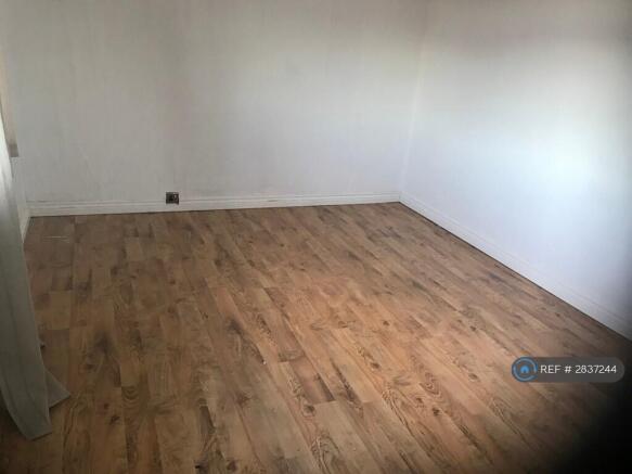 3 bed Semi-Detached to rent Image 7
