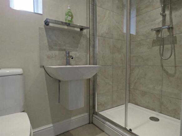 Shower Room.JPG