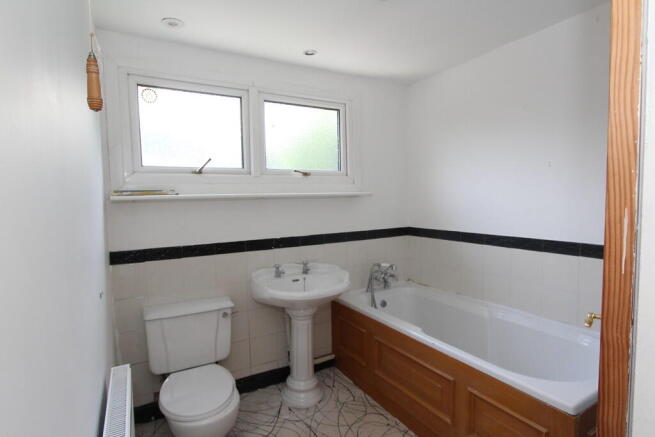 3 bed Terraced to rent Image 8
