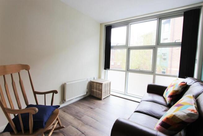 2 bed Apartment to rent Image 7