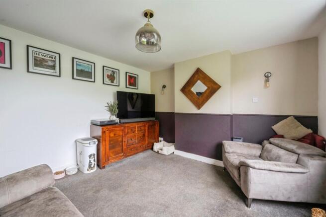 3 bed Semi-Detached for sale Image 5