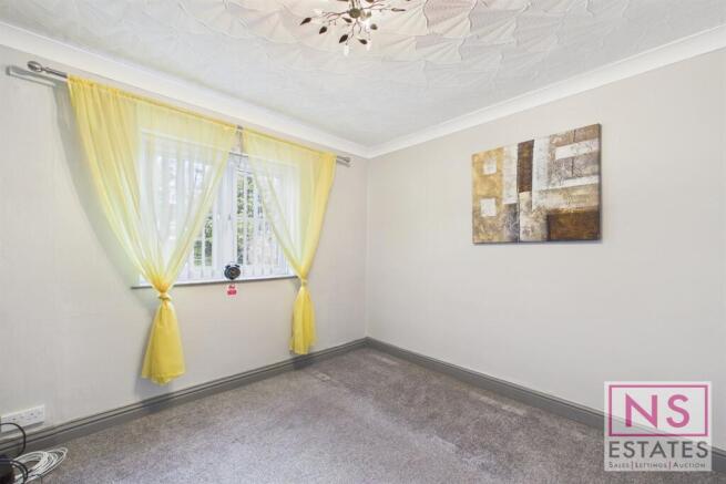3 bed Semi-Detached for sale Image 9