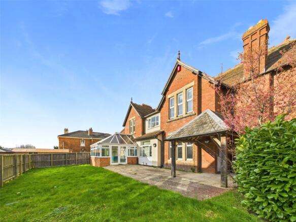 Stroud Road, Gloucester, Gloucestershire, GL1 photo 4