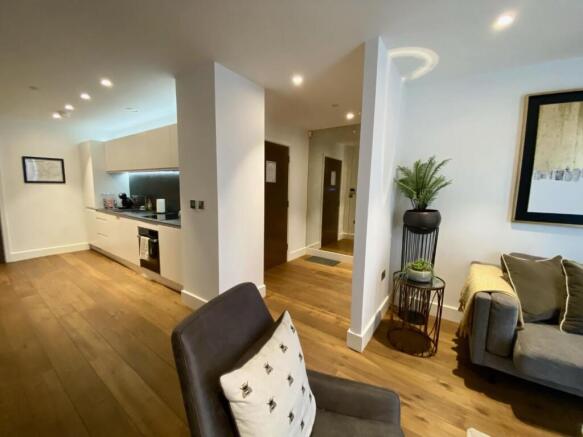1 bed Apartment to rent Image 8