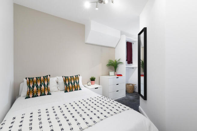 6 bed House to rent Image 10