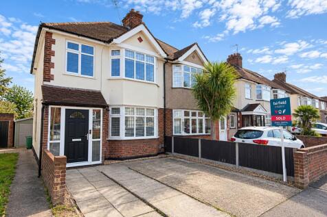Southfield Avenue, Watford, WD24