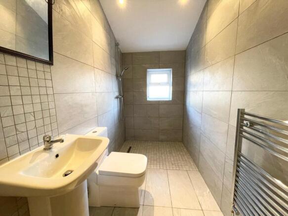 4 bed End of Terrace to rent Image 8