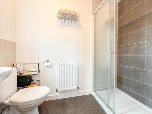 4 bed Detached for sale Image 11