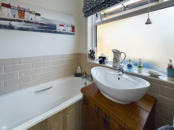 Bathroom.jpg