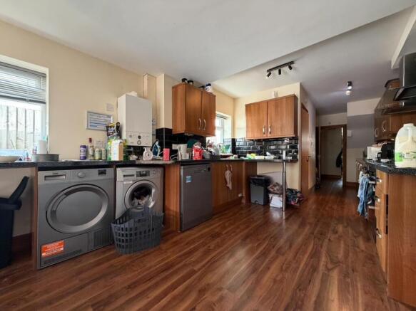 Call 02920 668585 to secure your viewing _3