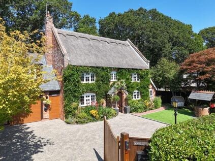 Woodside Lane, Ashley, New Milton, BH25
