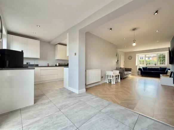 Kitchen/Living Area