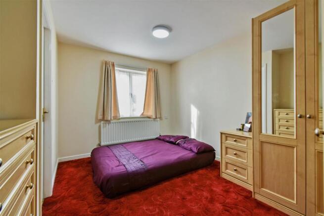 bedroom 1.JPG