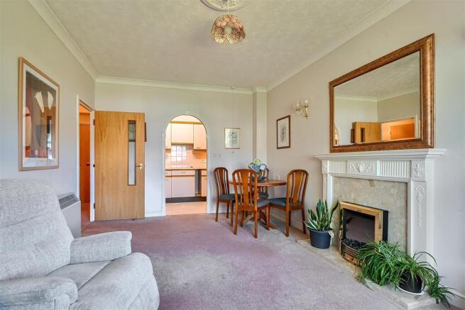 Sitting/Dining Room