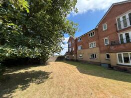 Flat 3, 5, Berkeley Close, Bradford BD2 3DR