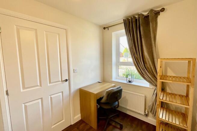 4 bed Semi-Detached for sale Image 9