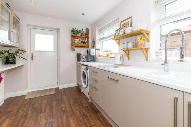 3 bed Semi-Detached for sale Image 10