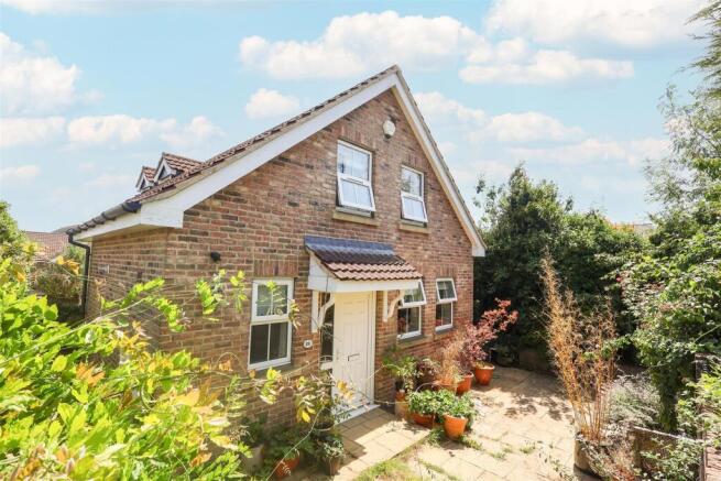3 bed Detached for sale Image 10