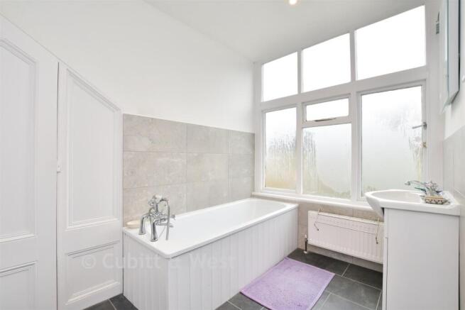 En-Suite Bathroom