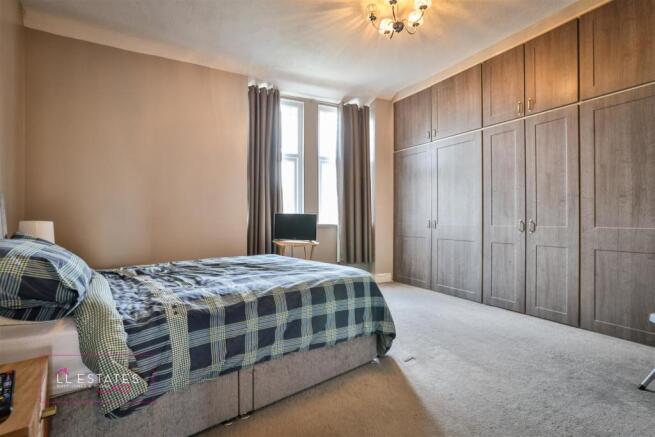 Bedroom 1.jpg