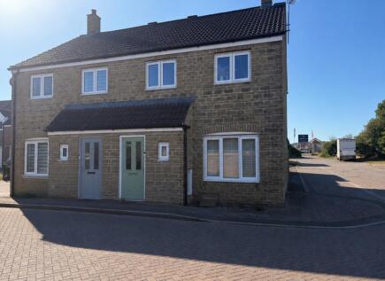 Pheasant Way, Gillingham, Dorset, SP8 4GG