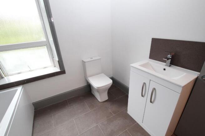 2 bed End of Terrace to rent Image 5