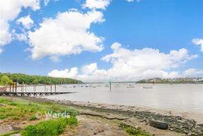 4, Brissenden Close, Upnor, Rochester ME2 4XW
