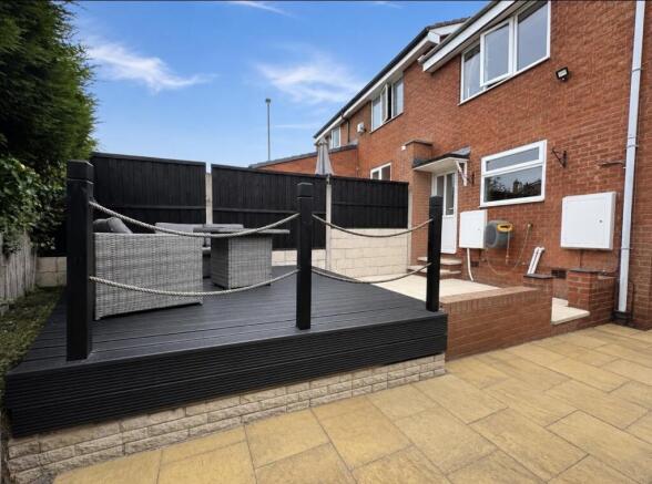 2 bed Semi-Detached to rent Image 5