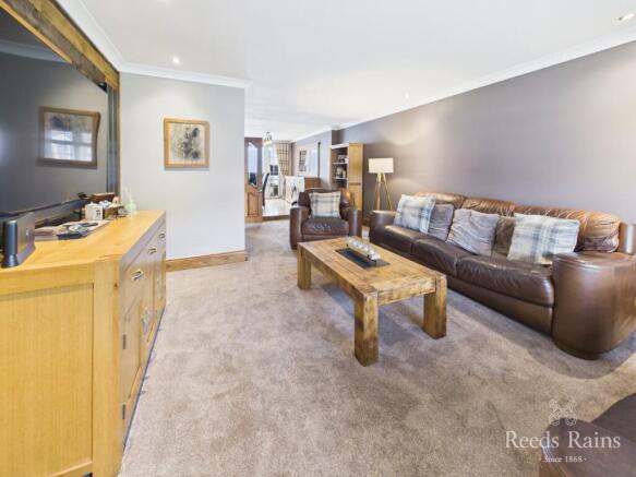3 bed Semi-Detached for sale Image 4