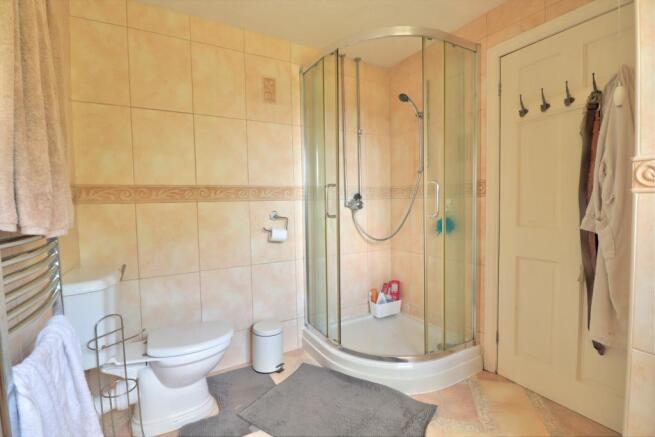 ensuite 2.jpg