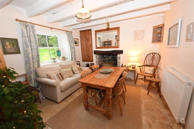 4 bed Cottage for sale Image 8