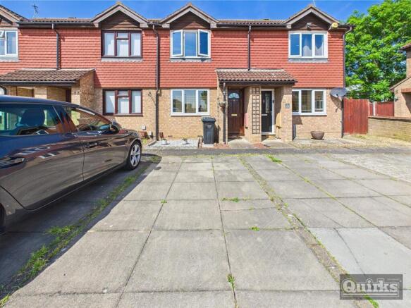 2-bed terraced on Uxbridge Close, Wickford, £300,000